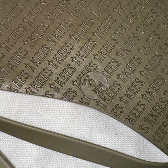 EUC TKEES Riley Neon Flip Flops Sandals Toe Strap Coral Olive Green Size 9 - Picture 4 of 4